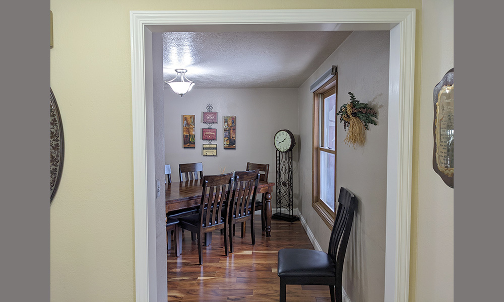 Hallway Entrance to Dining Room