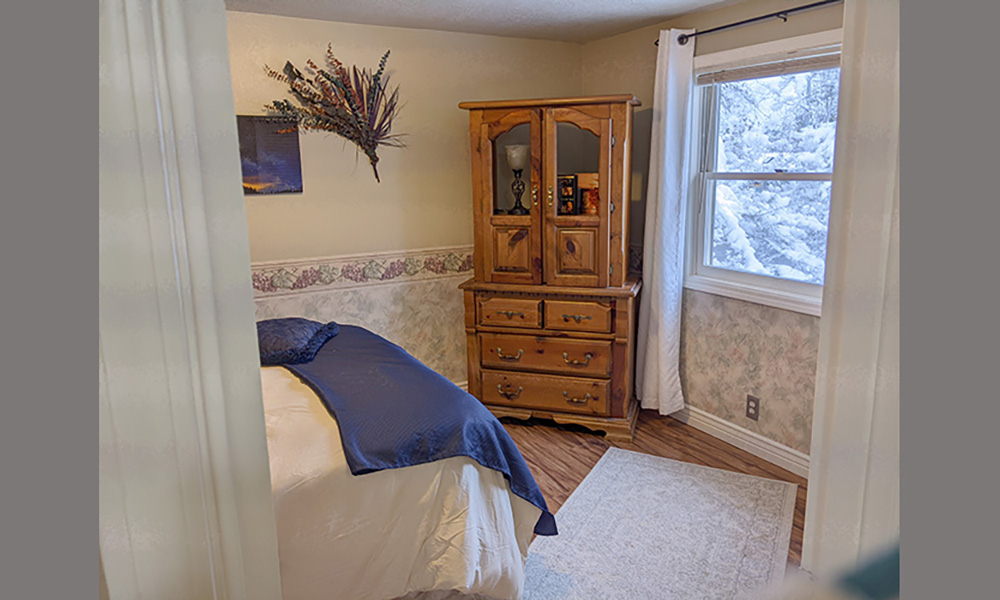 Third Bedroom Entry