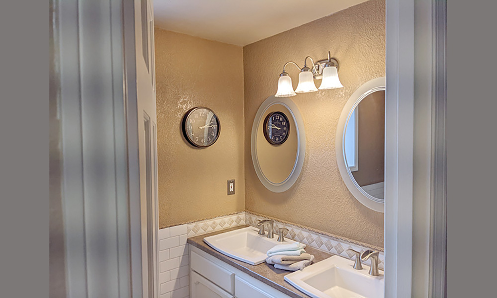 Upstairs Bath